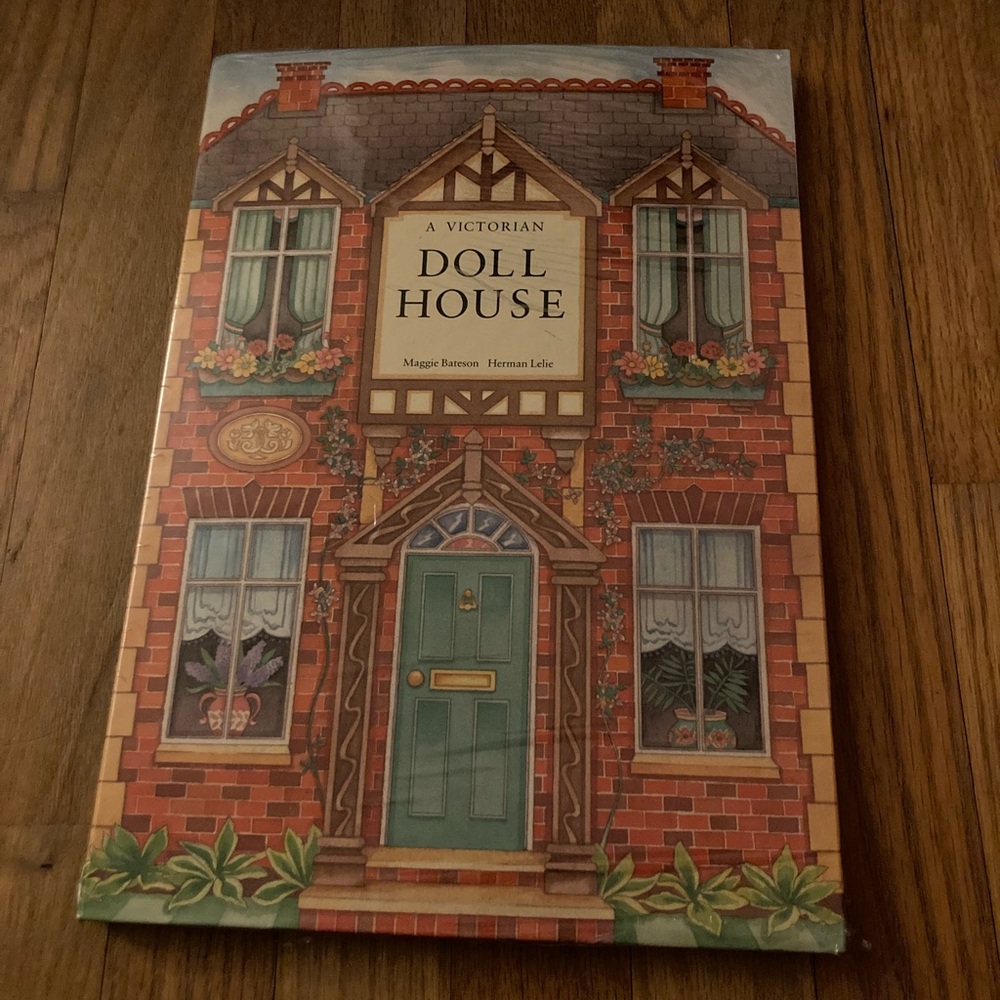 A Victorian Doll House Pop-Up Book First Edition Like New